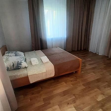 Guest House - Гостевой Частный Дом 드네프로페트로프스크 외부 사진
